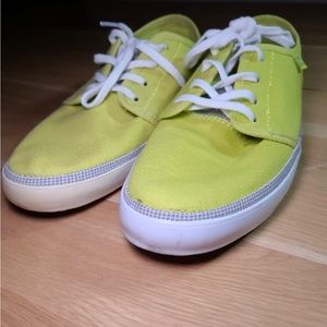 Green flat women shoes